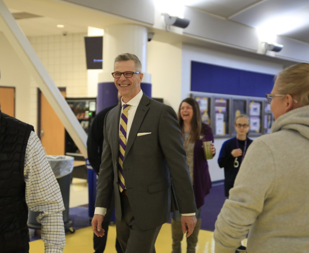 efineEHS_hub's tweet photo. Dr. Corey Sink [@sink_corey] meets students and staff this morning at EHS. @EHS_hub #ehshub https://t.co/ZYnQ9Ni4Lg