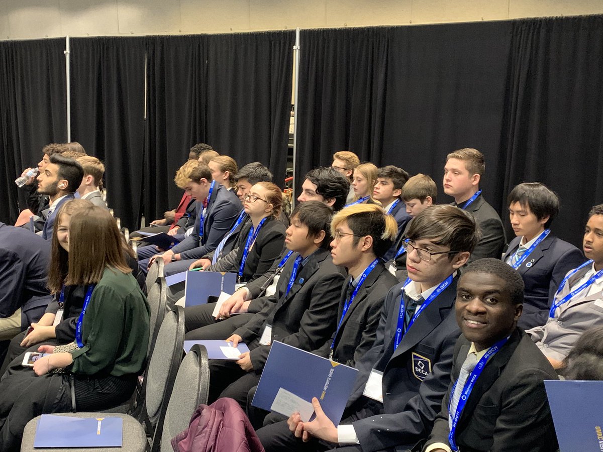 NKCHS_FBLA's tweet photo. We made it to Districts for DECA @ UMKC! Good luck to everyone competing today! @NorthtownNews #NorthtownTRUE https://t.co/TcLrXdnxp4