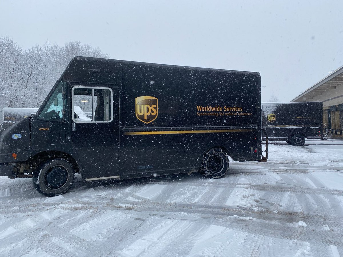 Jenmoore2018's tweet photo. Drivers in the Dubois Center is taking extra precaution since Jack Frost blew down on the Tricounty Area❄️❄️🚚❄️❄️#SafetyFirst #TakePrecation #TogetherWeAreUPS  #NoSnowDays #Dedication #UPS https://t.co/aLXNbUcXTG