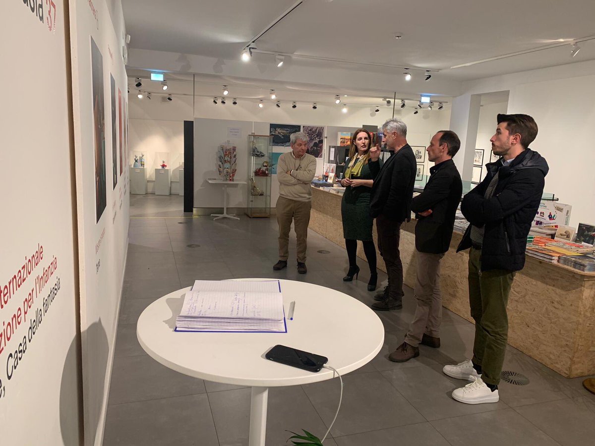 DonazzanElena's tweet photo. Nei giorni scorsi ho visitato con @TomRazzolini la #CasadellaFantasia di #Sarmede, #paesedellefiabe, che è sede della #mostra e della #Scuola d’#Illustrazione per l’Infanzia creata dall'artista #ŠtěpánZavřel.
Un luogo magico, ben amministrato dal Sindaco #LarryPizzol: visitatelo! https://t.co/g0t5ShxhYx