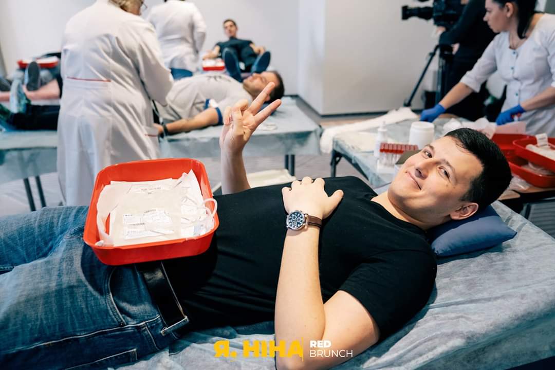 IaninaSokolova's tweet photo. 171 життя врятовано збором крові у Львові❣️
264 - у Києві❣️
20 киян і 11 львів‘ян пожертвували своє волосся на перуки для онкохворих.
Дякую всім,хто допомагає рятувати життя. І вашим серцям, яким небайдуже. Обіймаю кожного💕
До зустрічі на #RedBrunch. https://t.co/Vt2nBoUMk7 https://t.co/jvKn1lZ1TU