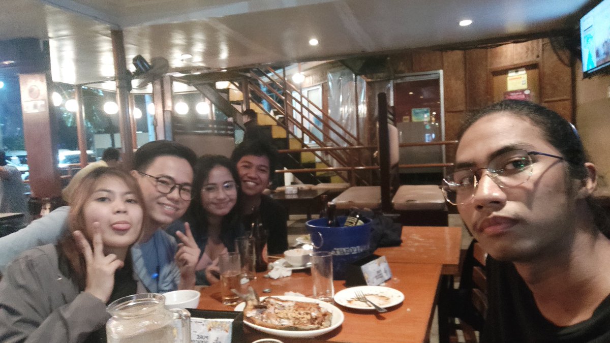 mendikulangot's tweet photo. sana all may katabi #5thwheeling https://t.co/bWDMCmg2lc