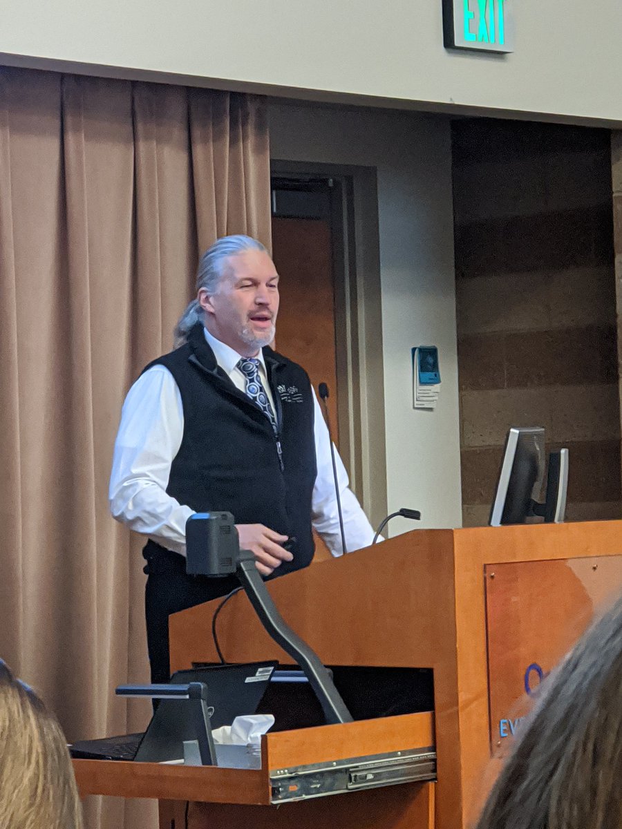 OCACounseling's tweet photo. Great speakers share their wisdom #Schoolcounselors https://t.co/JV7A6g3otL