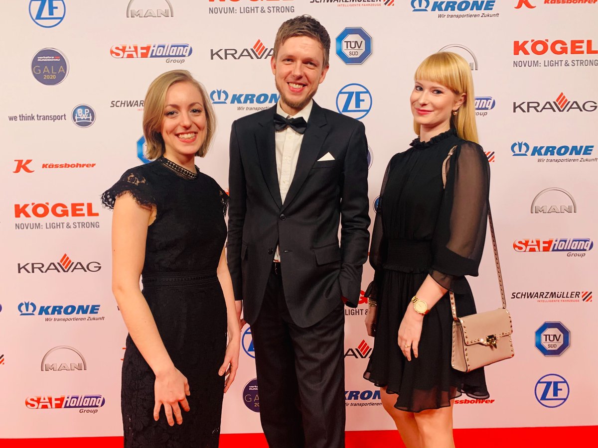 synfioo's tweet photo. What an extraordinary evening! Not only did we win 2nd place at the #VRAwards in the digitalisation category, we also had the opportunity to get in touch with other guests and talk about the innovative future of #logistics!
#ETAExperts #vr_gala @vr_online https://t.co/PouBPR3WB7