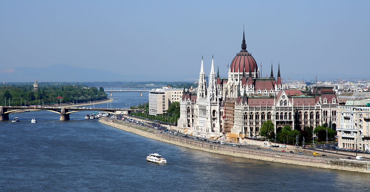 dbarretog's tweet photo. An additional excuse to go to Budapest? We are organising a workshop on grading entropy, particle size/shape effects, etc. Just before the start of the 6th International Conference on Geotechnical and Geophysical Site Characterization (ISC6). Just contact me for more info! https://t.co/q8eAZOARIt