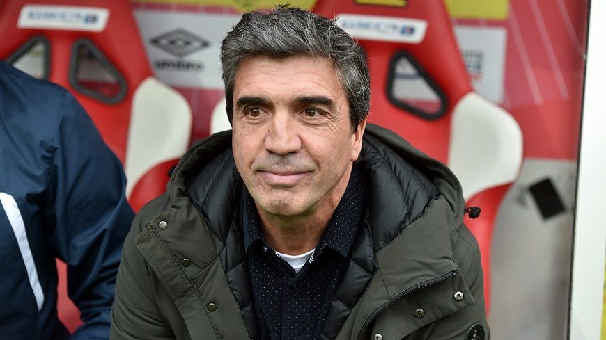 ICIStadedeReims's tweet photo. Dans le #ReimsFootballClub ce vendredi, l'entraîneur du @StadeDeReims David Guion revient sur les blessures de Kaj Sierhuis et Matthieu Cafaro et la manière dont il souhaitait gérer leur temps de jeu face à Nice - Rendez-vous à partir de 18 heures sur @fbleuchampagne https://t.co/rbDEZyMPvE