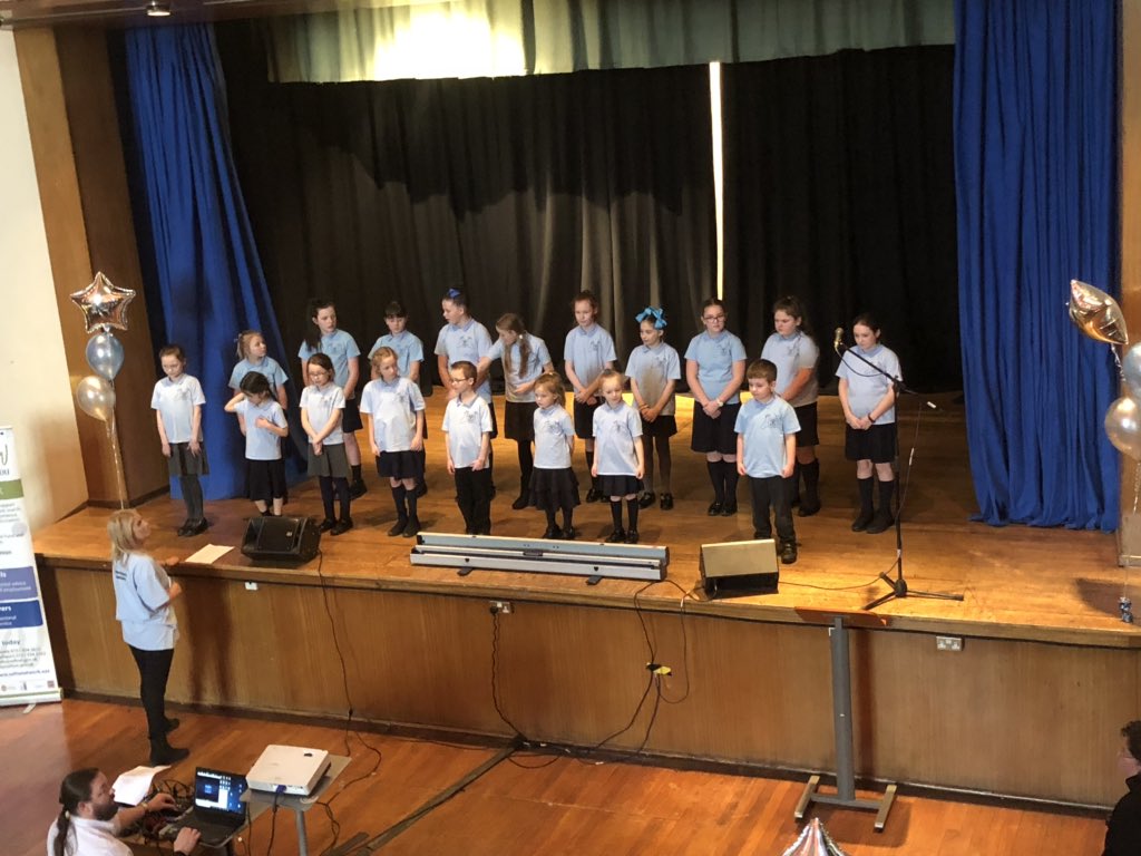seftoncouncil's tweet photo. Now time for a performance from @BedfordPrimary sing & sign choir π€
#1000StarsOfSefton #MySefton https://t.co/xMxvVtOQtV