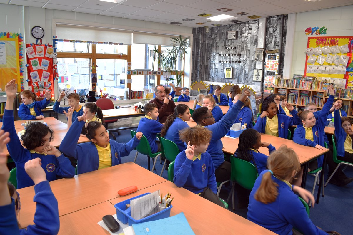 hopwoodhall's tweet photo. IT students and staff had a brilliant #GMDigitalSkillsDay at our friends and neighbours @HollinPrimary. They taught year 6 about basic coding and its use in robotics. Looking forward to more classes in the future! #DoSomethingDigital https://t.co/75OvDgNYcx