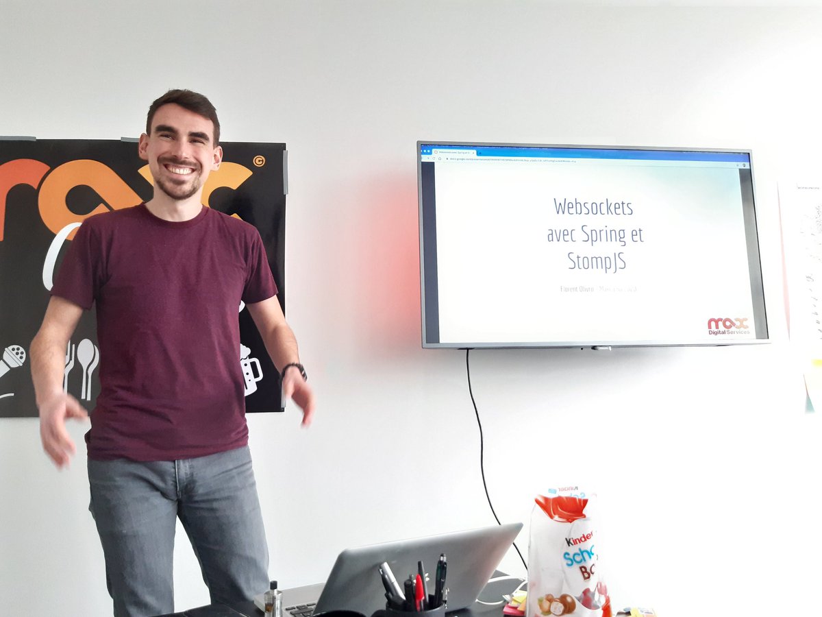 WebSocket + StompJS présentés de   bien belle manière par @Flow969 !
Show me your Socket !
#maxcamp2020 #WebSocket #ChatVoila
