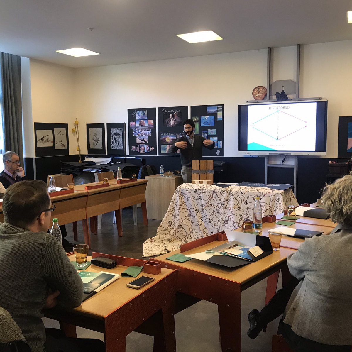 AmiciDiCometa's tweet photo. Da Trento e Bolzano, una delegazione di dirigenti e docenti per conoscere il metodo Cometa della #EccellenzaInclusiva. Visita e incontri su #ScuolaImpresa #Personalizzazione #LiceoArtigianale. #DISAL #DropInCometa https://t.co/cyUAlsCuGK