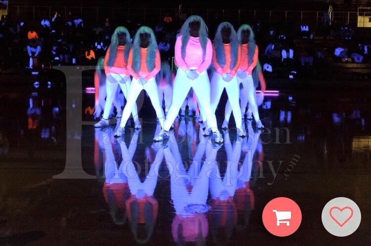 ⬛️⚫️▪️1 more day!🔦 who’s ready??💚⚡️💃🏽▪️⚫️⬛️