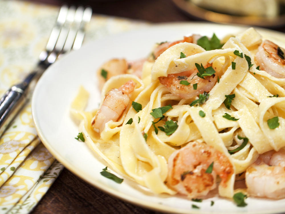 shopperapp's tweet photo. Enjoy a plate of this #lowfat #fettuccine #recipe: https://t.co/VjHftKUa0Q #FettuccineAlfredoDay #easy #quick #yummy #shrimp #comforting #weekend #lunch #dinner #party https://t.co/0zfwg9UBAp