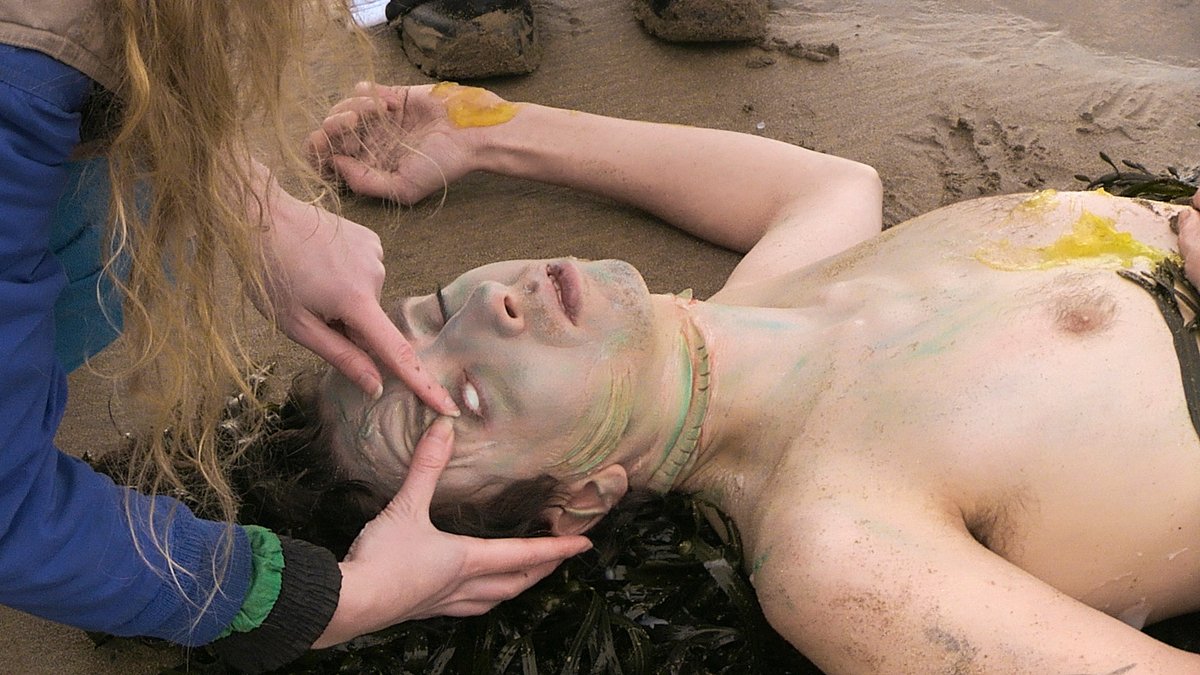 We're very excited to present ‘The Reunion' - the UK premiere of Helsinki-based collective: <a href="/Sorbus_Gallery/">SORBUS</a> collaboratively made #shortfilm ‘Wild is the Wind’ (2019) with a 4-day programme of screenings &amp; evening performances in London 19-22 March.
 
forma.org.uk/projects/wild-… <a href="/aqnb/">AQNB</a>