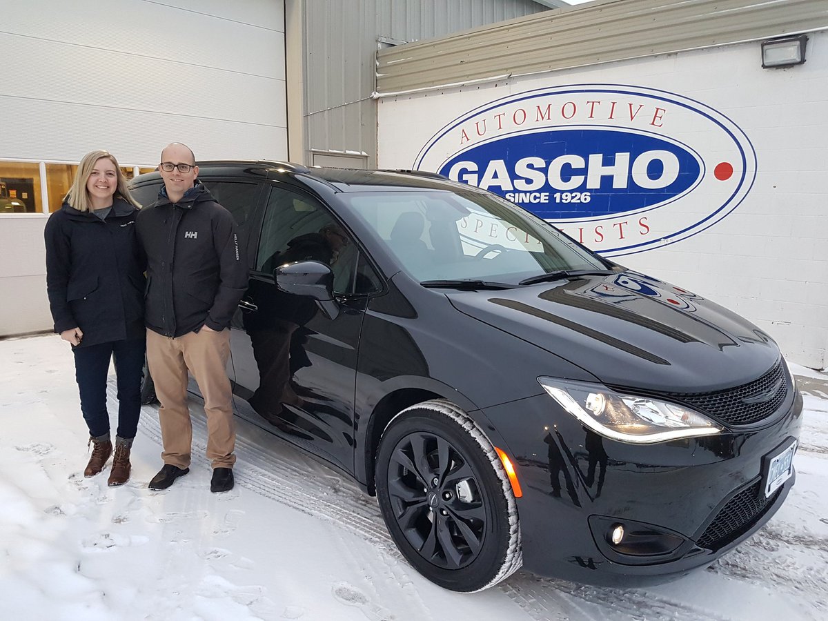 GaschoAuto's tweet photo. Wow! That 2020 Pacifica Touring L+ sure is a sweet ride @lindseyannetay1   Thanks so much for your patronage Scott &amp; Lindsey! #kwawesome https://t.co/ZeL8SaYl2Q