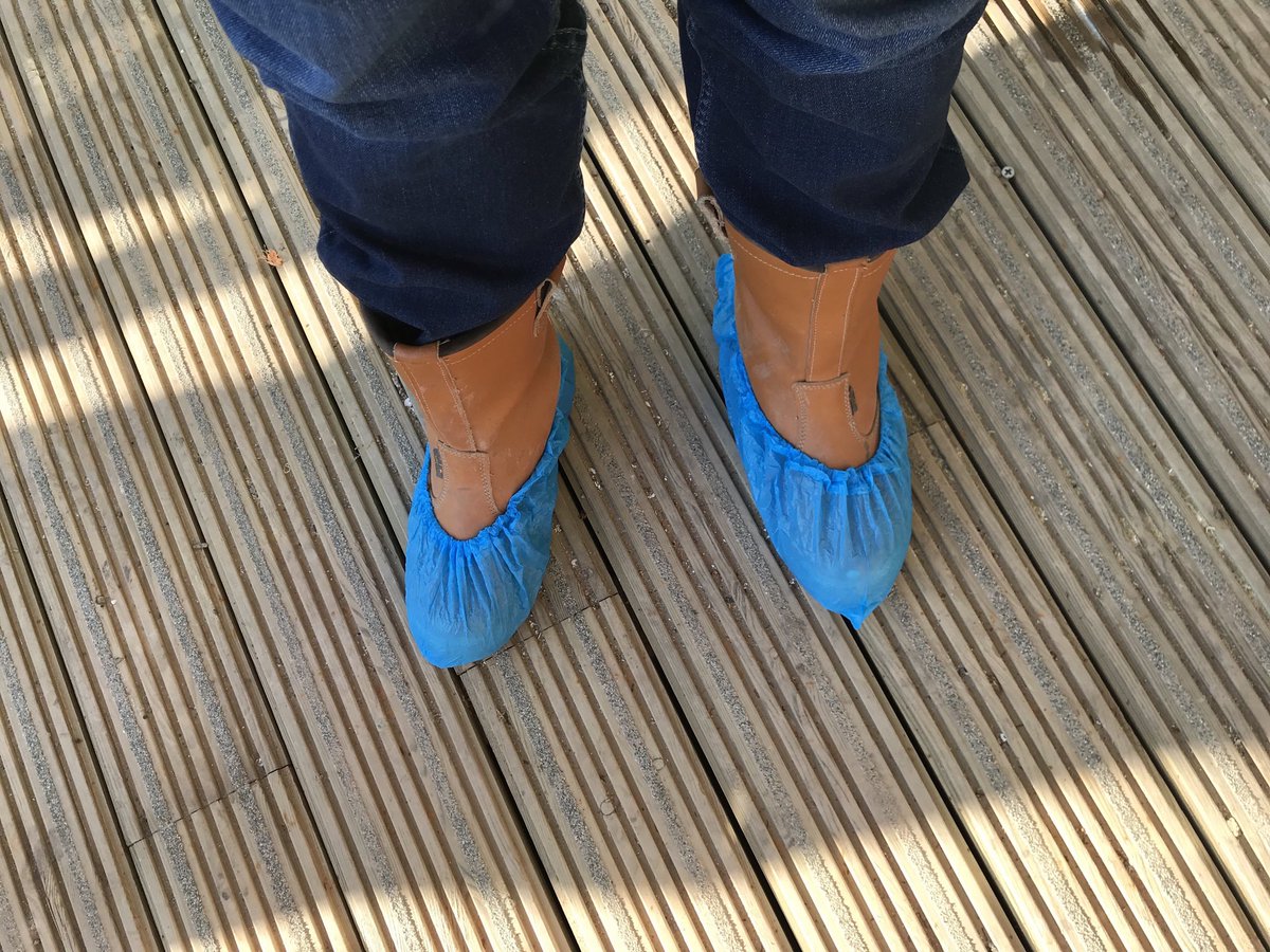HomesChristineH's tweet photo. How do I look? Overshoes and Rigger boots combo... #constructionchic https://t.co/25AWBZKYYp