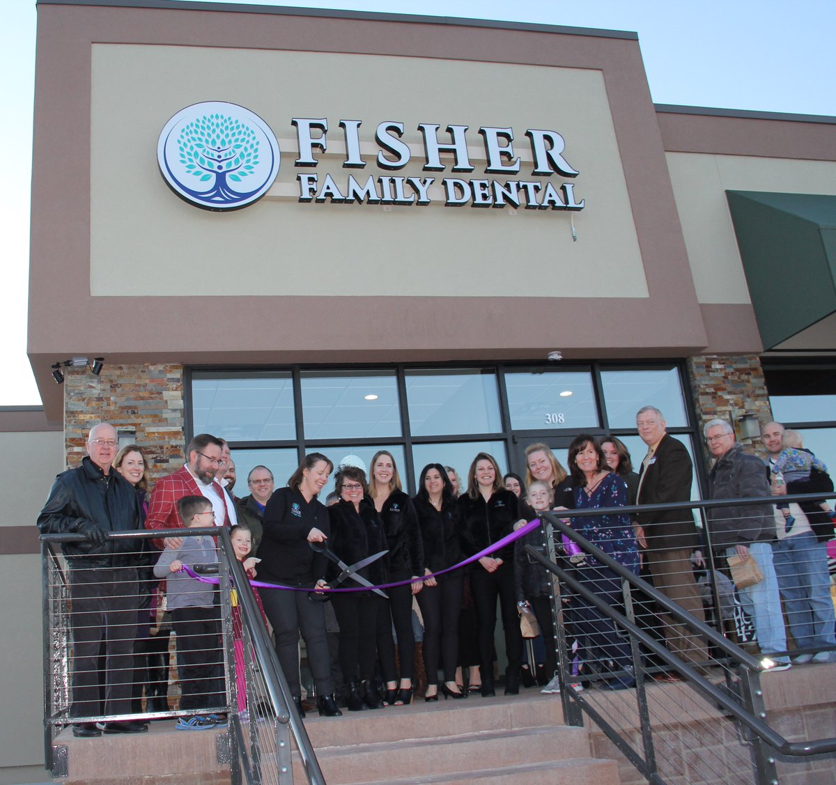 DevelopDeForest's tweet image. Congratulations to Dr. Maggie Fisher and the team at Fisher Family Dental on their Grand Opening in DeForest! The welcoming staff and cozy space makes you want to go to the dentist! fisherdentaldeforest.com #FisherFamilyDental #DevelopDeForest #DeForestWindsorAreaChamberofCommerce