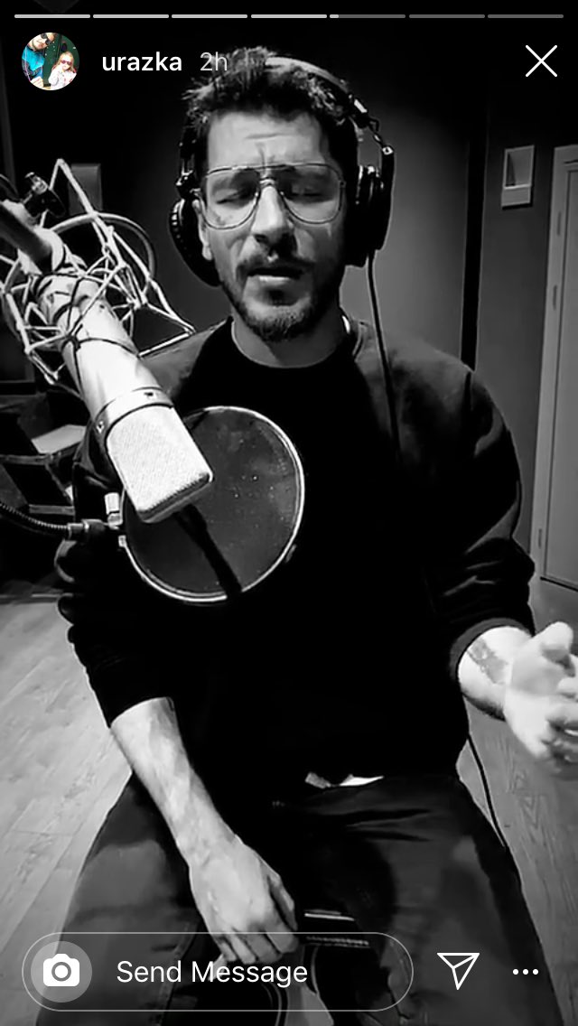 On parmağında on marifet o kadar güzel bir sesi var ki♥️ #UrazKaygılaroğlu