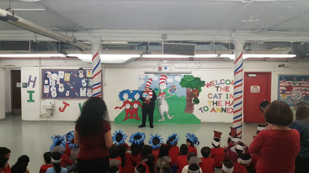 MsBeth14's tweet photo. NJEA CAT in the hat #readacrossamerica @wnyecc @SuperintClara @NJEA https://t.co/QnD1AG02s2