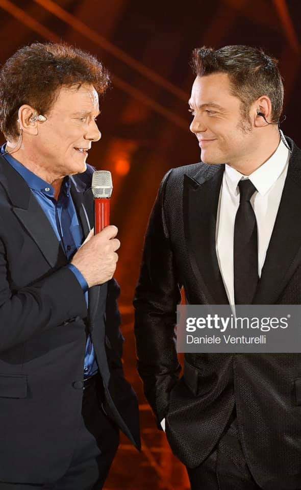 IleniaPiccinini's tweet photo. Un sogno che si avvera 😍 #duettotizianoferromassimoranieri #festivalsanremo2020 https://t.co/KAU6vTiFrB