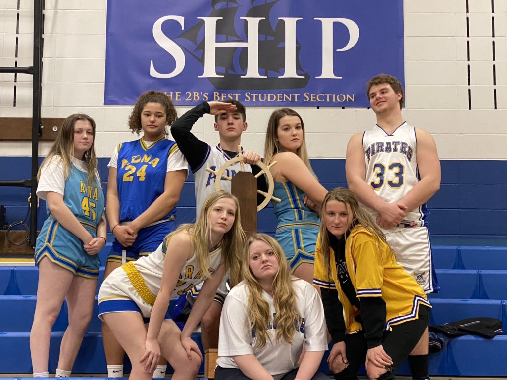 AdnaBlueCrew's tweet photo. Great leaders of the Best Student Section in the State!🏴‍☠️🏀⛴⚓️ https://t.co/1bMT13tiL6