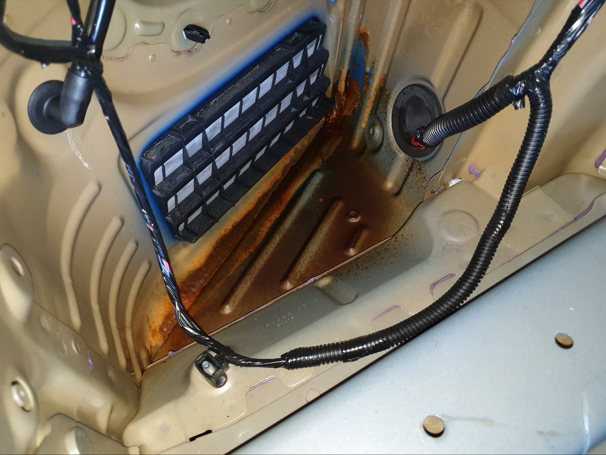 Bottoz1's tweet image. Day #9 of #TeslaPaintIssues. Busted and Rusted. Unpainted + Moisture is a bad combo. @elonmusk @tesla #TeslaModel3 #teslaserviceissues