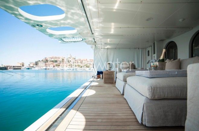 bluewater_yacht's tweet photo. M/Y OCEANA - The 55m motor yacht, custom built in 1991 by Oceanfast and last refitted in 2016. Oceana's interior layout sleeps up to 12 guests. Now for charter with Bluewater.
https://t.co/mTOBS4XvrD
#superyacht #oceana #yachting #luxury #oceanfast #yachtcharter #bluewaterlife https://t.co/2QrKnyOrN6