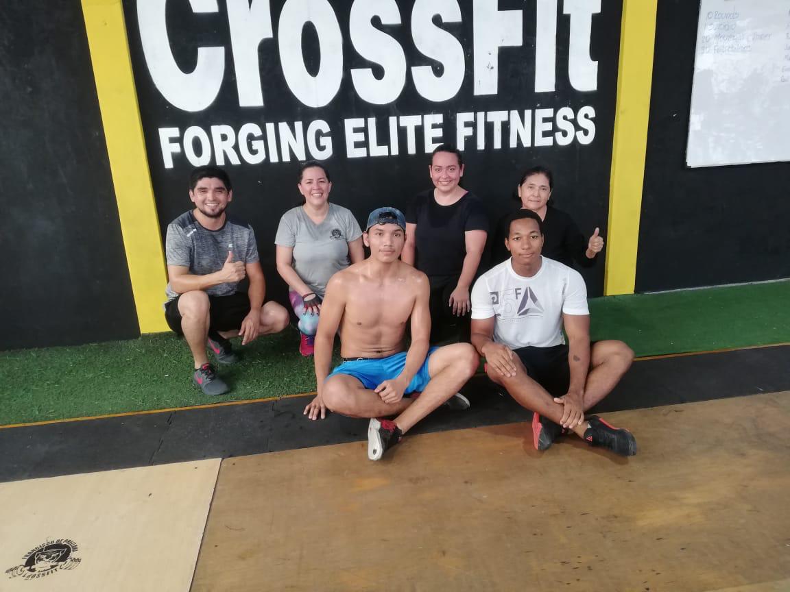 eltuirerderafa's tweet photo. Es viernes y en #crossfit Orellana lo saben! 🕺💃 #FullSalsa #CoachPaúl @AlexPauker https://t.co/SBjs6UDdOs