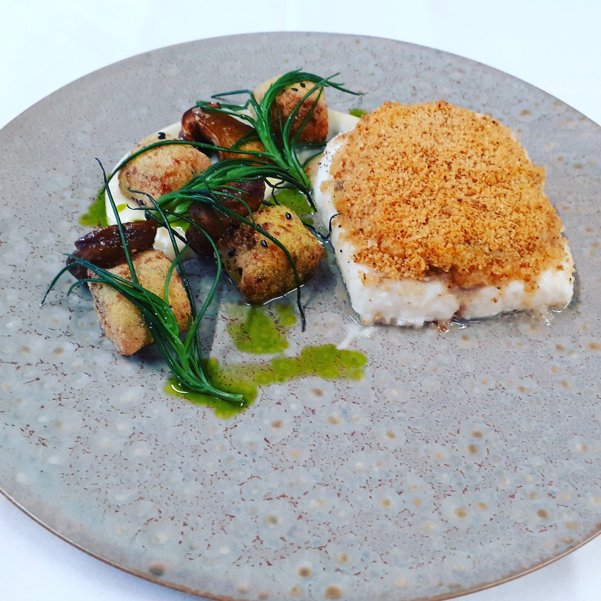 Another new dish coming out of the Alice today 

Hazelnut crusted Hake 
Herb Gnocchi, Ceps, Artichoke Puree, Monks beard. 

Tasting Amazing!! 

<a href="/Delifreshltd/">Delifresh</a> @inshorefisheries #newdish