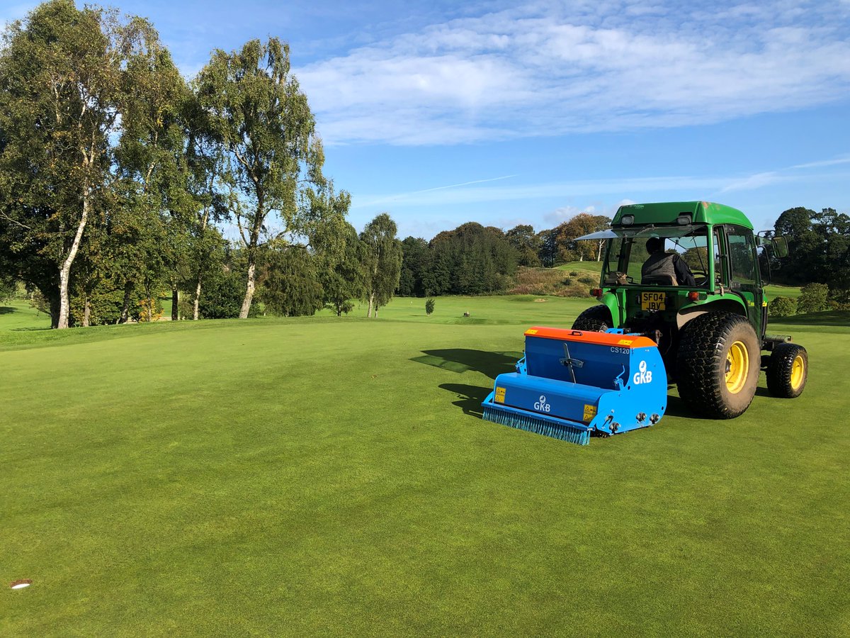 GKB_JW's tweet photo. Combiseeder, fast &amp; efficient way to seed or overseed your golf course of sports pitch! 

#GKB #GKBMachines #Combiseeder https://t.co/OwWSuWOX7i