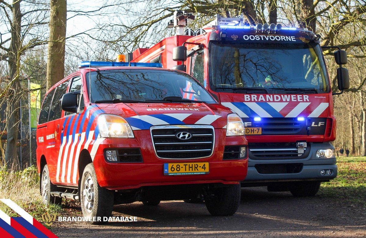 brandweerdatab1's tweet photo. Voertuigen van Brandweer Oostvoorne! Waarvan de BM 17-2481 wordt vervangen..! #Bandweer #Oostvoorne #CT2431 #BM2481 https://t.co/8BXzkUwom1