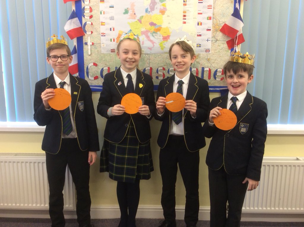 HHSJuniorFrench's tweet photo. Miam miam! Galettes et couronnes! Gifts from our penpals in France! Merci beaucoup! #doncasterisgreat #togetherwecan #ErasmusPlus #ffrenchisfun #mfltwitterati https://t.co/5ByC042RZg