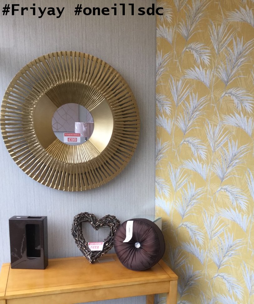 ONeillsDecor's tweet photo. We have some fabulous window displays you need to come and see this #Friyay - They may even inspire you to buy some lovely things for your home!
Wallpaper - Grandeco
Mirror - @ArthouseLtd
#arthouseltd #decorating #decoratinggoals #grandeco #home #Friday #oneillsdc #wallpaper https://t.co/oJD0kirDKJ