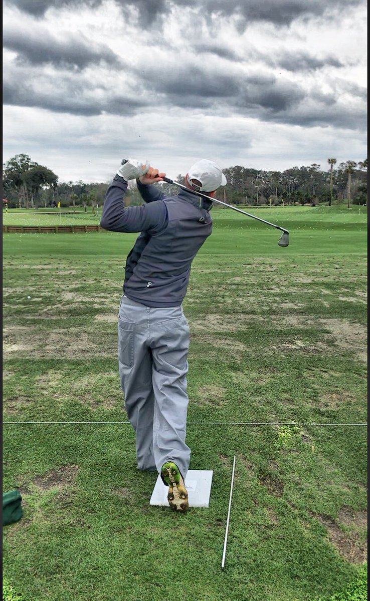 downunderboard's tweet photo. On the range with the white DownUnderBoard—using the board to create resistance for the upper body to turn and rotate through and beyond the strike zone. https://t.co/mSuDaZbnKm #bradleyhughesgolf #postimpact #drill3 #downunderboard #golf #golfswing #golflife #golfing #golfcoach https://t.co/hxXt9xQhoo