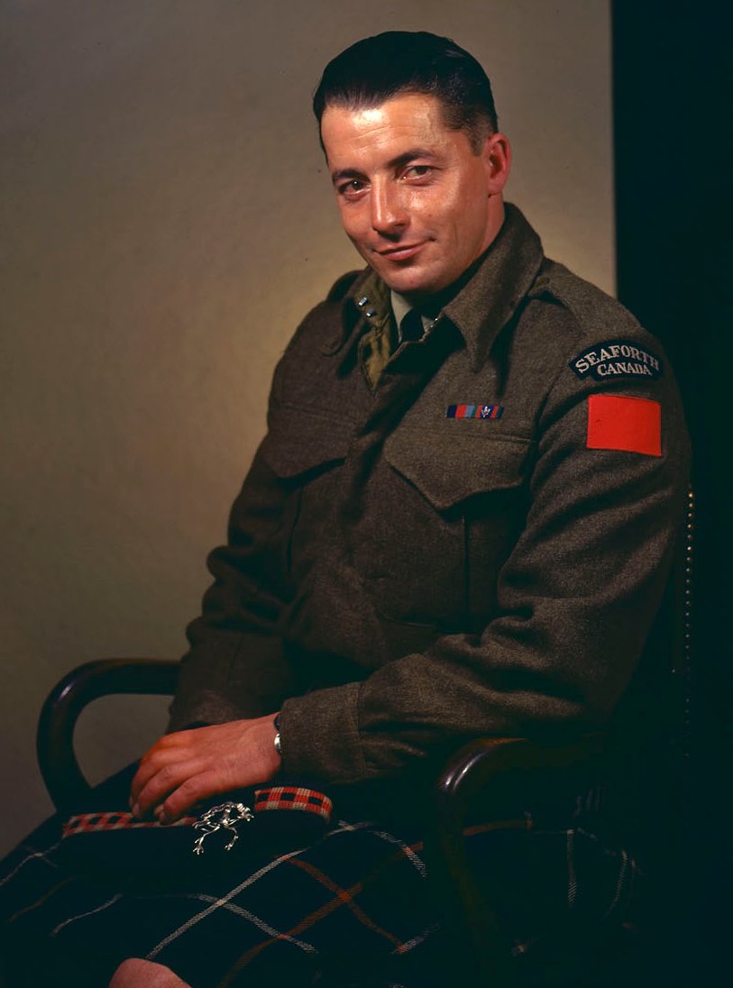 mike_bechthold's tweet photo. The #SWW in colour looks at Canadian Victoria Cross recipients (2).
🔹Capt Paul Triquet (Casa Berardi 14-15 Dec 43)
🔹Maj David Currie (St. Lambert-sur-Dives 18-20 Aug 44)
🔹Pte Ernest "Smokey" Smith (Savio River 21-22 Oct 44)
#originalcolour https://t.co/OQzKVuwA6i