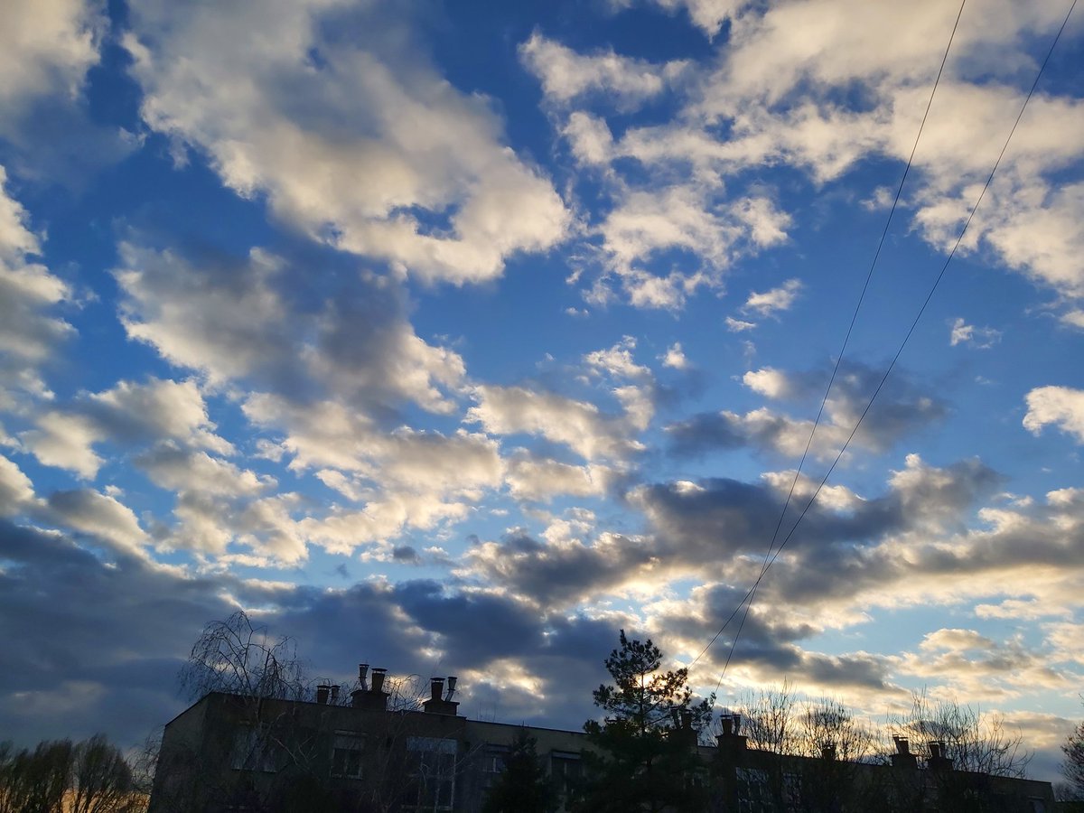 mesebalogh's tweet photo. Adott szépségeket a mai nap
🌥️🌤️☁️☀️
#nofilter #someclouds https://t.co/D57vVHIPNX