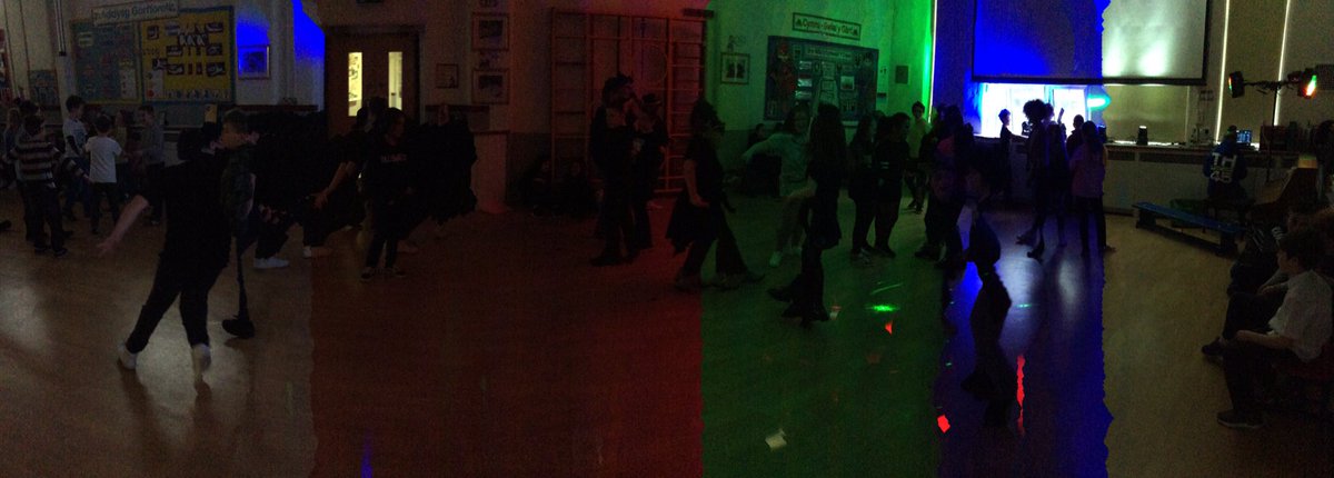 ysgolbroallta's tweet image. #ofônifynwy #ybannau #pwllglo yn joio mas draw yn y disgo @DyddMiwsigCymru