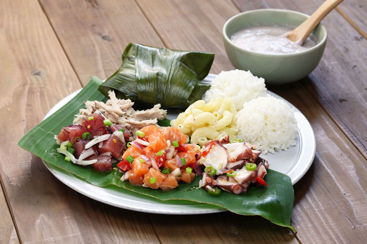 TripMoxie's tweet photo. We can all agree that one of the best parts about traveling somewhere is exploring the local food scene. Fortunately, whether it’s a top-notch restaurant, a farmer’s market or a food truck, the Hawaiian Islands have it all!
#Hawaii #Foodie #travel #vacation #Local #explore https://t.co/97w1LVbuGq