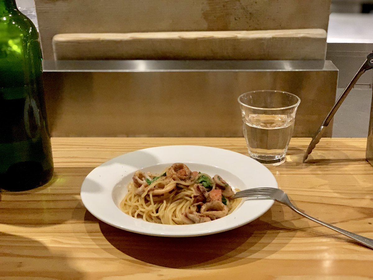 いよちゃん カレー探検家 今日の賄い イカとトマトのパスタ 今日はしょうまさん作です イカのシンプルパスタ オイルにイカ の旨味が滲み出ている優しいパスタ フレッシュトマトでさっぱり イカワタでこってりのルーティン 御馳走様でした パスタ いよちゃん カレー探検家 今日の賄い イカとトマトのパスタ 今日はしょうまさん作です イカのシンプルパスタ オイルにイカ の旨味が滲み出ている優しいパスタ フレッシュトマトでさっぱり イカワタでこってりのルーティン 御馳走様でした パスタ