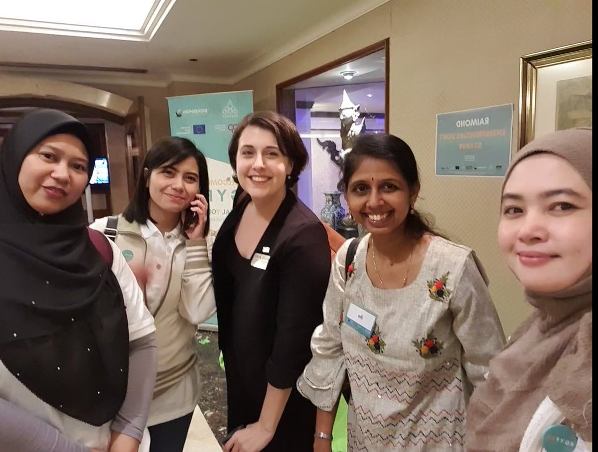 Ziea_yu's tweet photo. #GYF20 
Wth trainer Erin &amp; trainer Ila 😘 https://t.co/tMkTSA2jA0