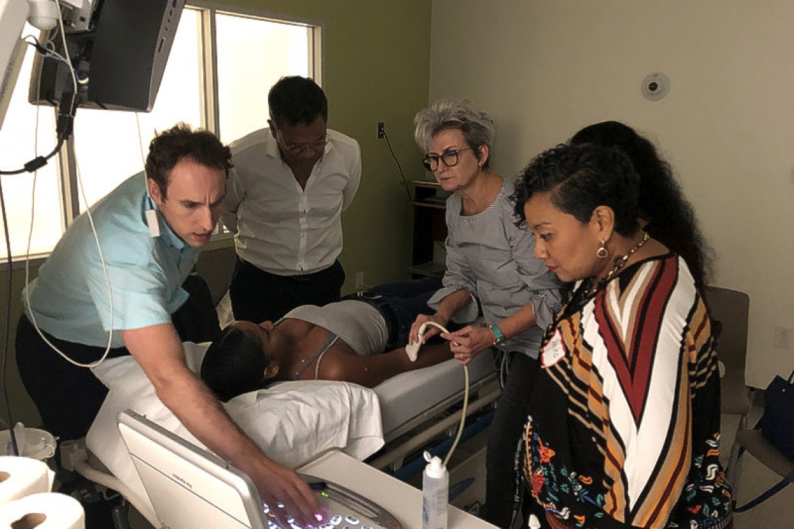 CCDM facilitated a two-day emergency ultrasound workshop on the <a href="/aucmed/">AUC School of Medicine</a> campus for doctors from both Sint Maarten hospitals - taught by <a href="/BIDMCEM/">BIDMC Emergency Med</a> physicians aucmed.edu/about/news/isl…