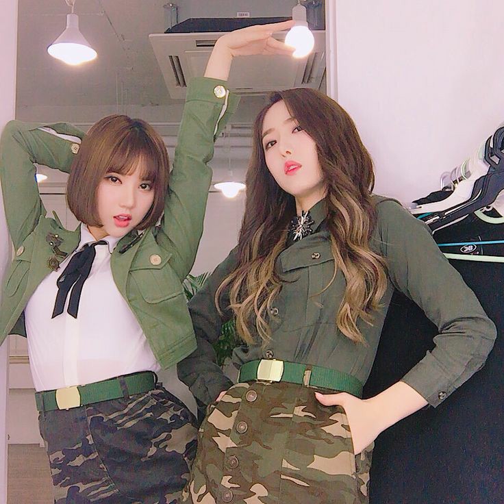 themoonlight_kr's tweet photo. [#Lily #Jina] 
😍😍 https://t.co/Ub6fA2Cebz