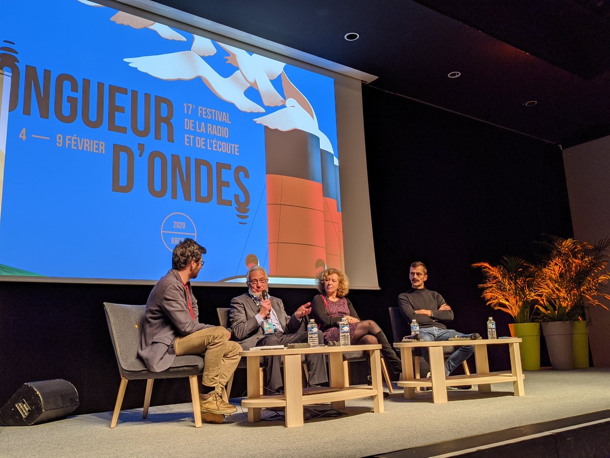 ConstanceBenard's tweet photo. Science et journalisme à @LDOndes 
@Radio_Prun ouvre grand ses oreilles #journalisme #longueurdondes #brest https://t.co/6zh87oWI29