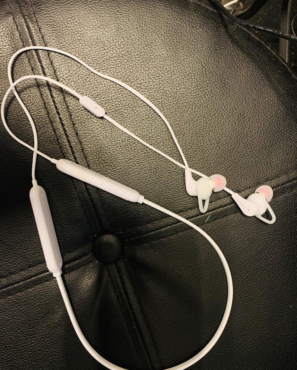 tommy_geraci_'s tweet photo. When I’m working,hiking,or working out,I’m listening to my favorite #music &amp; #Podcasts w/my @phiaton #CurveBT120NC #wireless #headphones. They make all of my music sound perfect!  #SoundUnleashed #ActiveNoiseCanceling #Phiaton #ad https://t.co/YN5A08UutP https://t.co/R7SFChBeL6