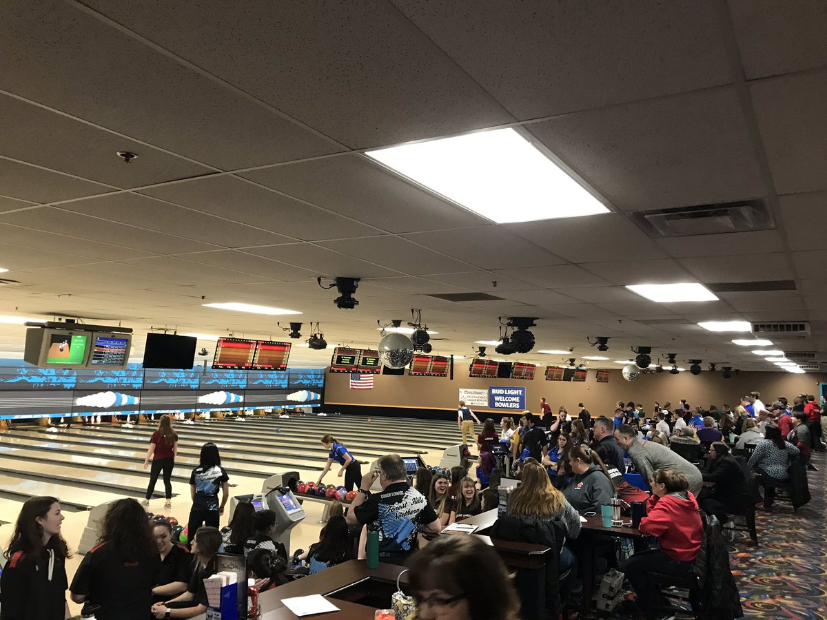 Lowellredarrows's tweet photo. Bowling has officially started for rescheduled @Lowellbowling Invitational at The Bowling Alley in Ionia. #redarrows https://t.co/jkjXjbwE6B