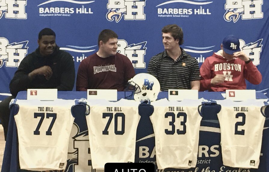 Colliers2218's tweet photo. I’m super proud of this kid! Casey signed back in Dec. and celebrated w teammates on Wed.! Love you so much son! ❤️#AGTG @CaseyCollier54 #RuntheSCene https://t.co/lAAHf8QpqL