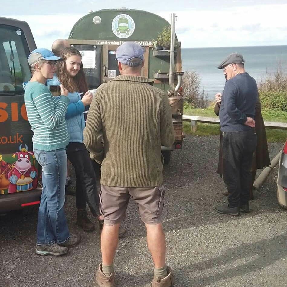 Thanks for all the support after our appearance on <a href="/BBCTheOneShow/">BBC The One Show</a> ❤ I'm Gracie (aged 16), writer and head of our social media and I thought I'd share a bit more of our story for those of you who are new!
m.facebook.com/story.php?stor…
#TheOneShow #RebuildingCommunity #PositiveChange