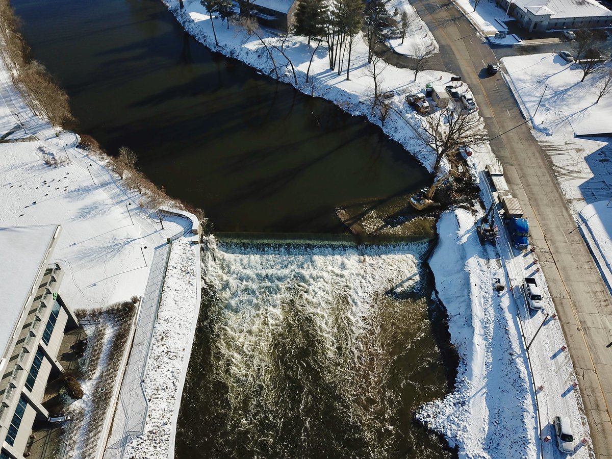 ryujas1's tweet photo. Removal of the #dam in Elkhart has begun #drone #river @ABC57News @WSBT @WNDU @ElkhartTruth @SBTribune @Nature_Indiana @INdnrnews @weatherchannel https://t.co/bri7QGYV89