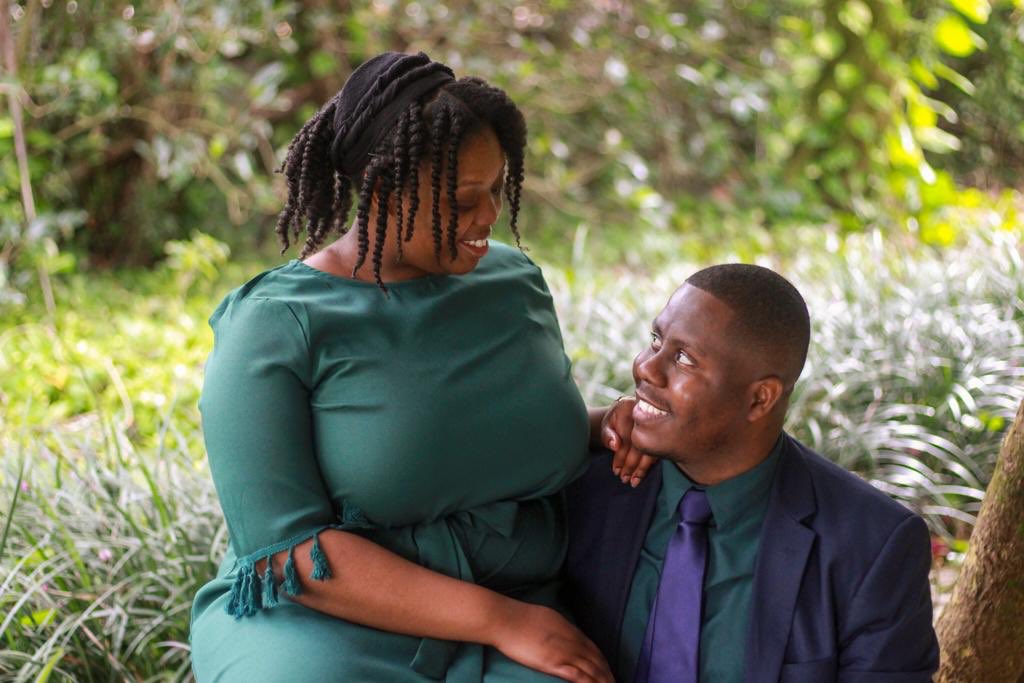 PCMsolution's tweet photo. "To be in love is to touch with a lighter hand." #gwendolynbrooks
#couplesshoot #potraitphotography #naplesflorida #blackhistorymonth #blackpoet #defpoet #blacklove #hisandherphotography #pcmshoots #melanincouple https://t.co/yG2IuAoaKs