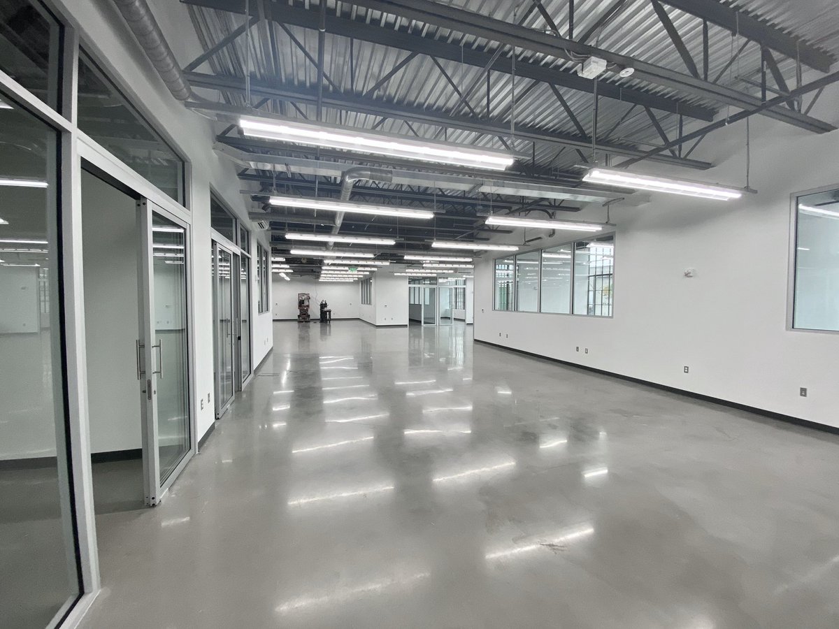 MKBHD's tweet photo. MKBHQ Studio 2020 update 😍
Main construction is done!
Sound-proof glass and walls
White balanced LED lighting
Move-in in less than 1 month
I literally cannot wait https://t.co/Ee5WICkl0e