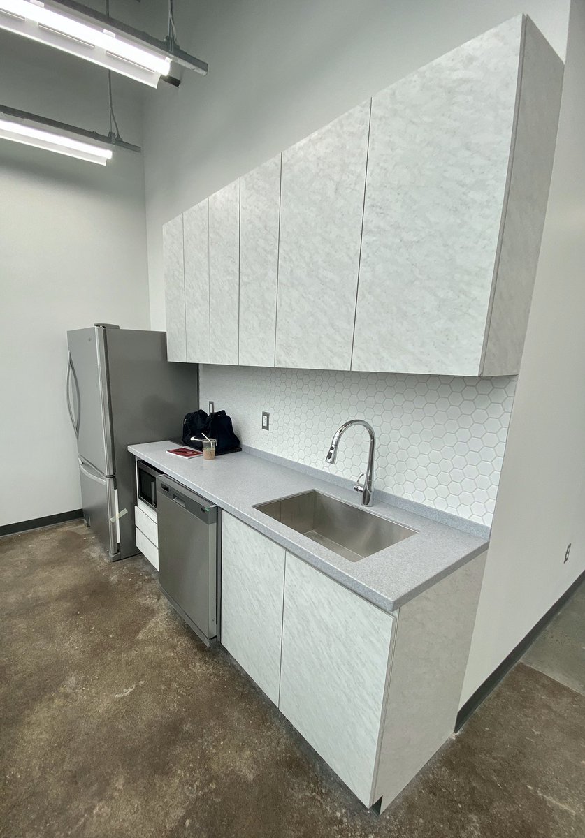 MKBHD's tweet photo. MKBHQ Studio 2020 update 😍
Main construction is done!
Sound-proof glass and walls
White balanced LED lighting
Move-in in less than 1 month
I literally cannot wait https://t.co/Ee5WICkl0e